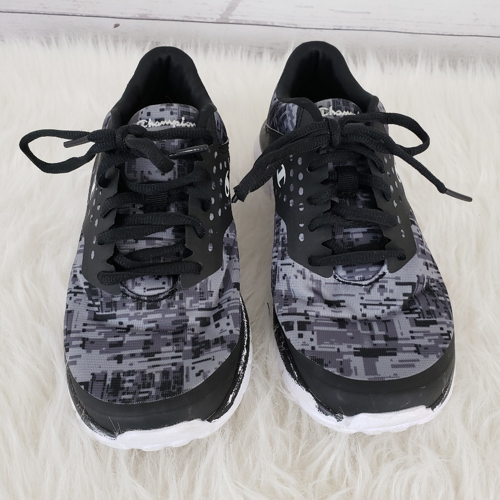 Champion Boys Sneakers Size 2 (Youth)